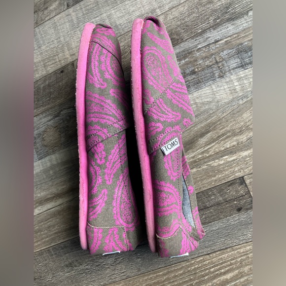 TOMS PINK AND GREY PAISLEY PRINT SHOES W7.5 - Picture 10 of 10